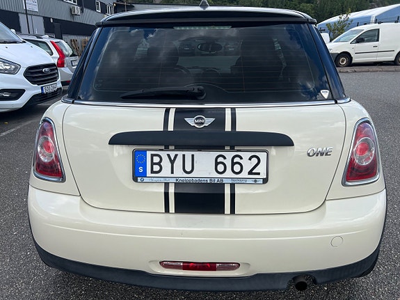 MINI One 4 of 5