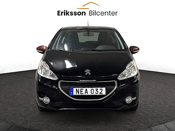Peugeot 208 3 of 22