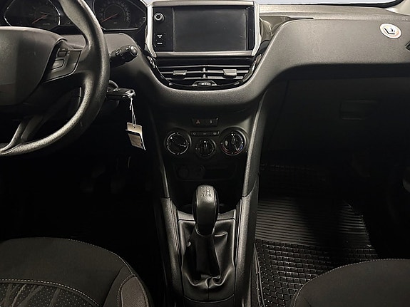 Peugeot 208 14 of 22