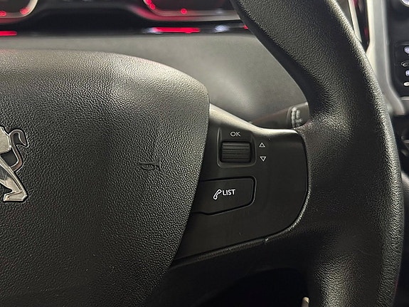 Peugeot 208 16 of 22