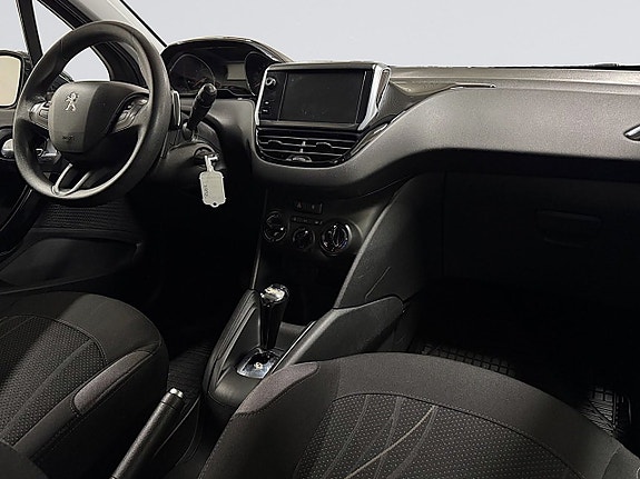 Peugeot 208 12 of 22