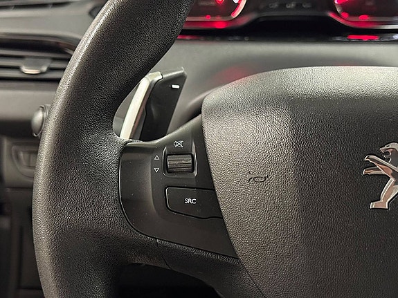 Peugeot 208 15 of 22