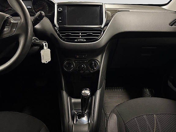 Peugeot 208 14 of 22