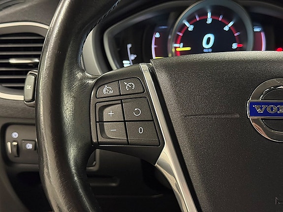 Volvo V40 Cross Country 15 of 24