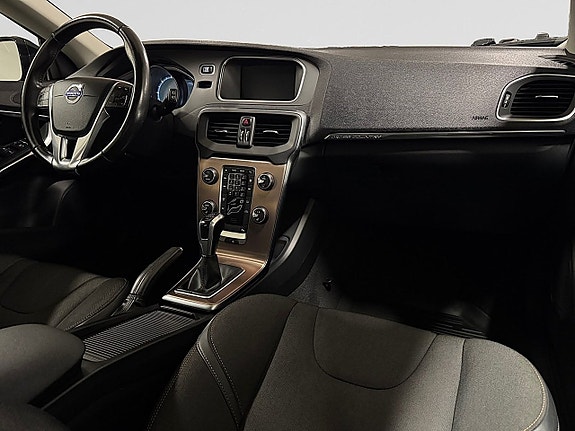 Volvo V40 Cross Country 12 of 24