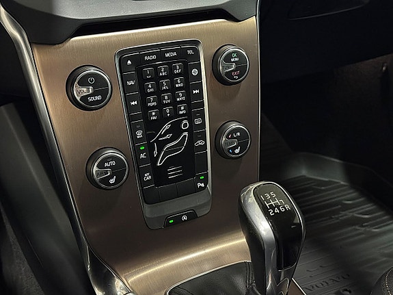 Volvo V40 Cross Country 17 of 24