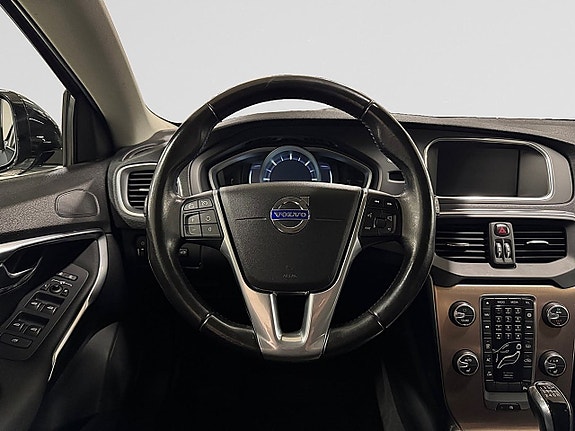 Volvo V40 Cross Country 13 of 24
