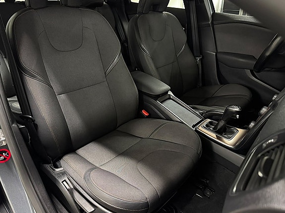 Volvo V40 Cross Country 18 of 24