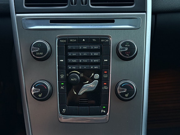 Volvo XC60 27 of 30
