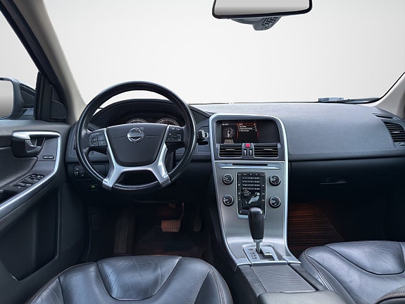 Volvo XC60 12 of 30