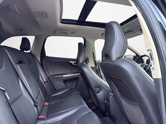 Volvo XC60 15 of 30