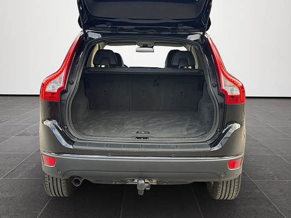 Volvo XC60 17 of 30