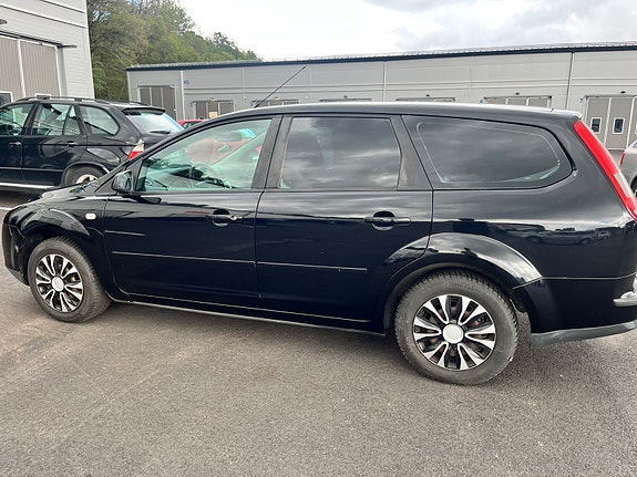 Ford Focus 2 of 10