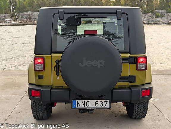 Jeep Wrangler 11 of 28