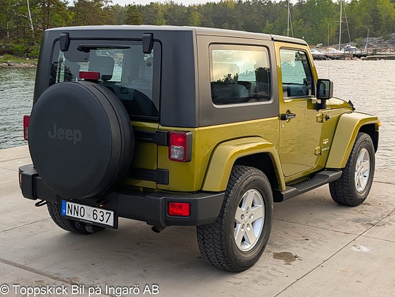Jeep Wrangler 10 of 28