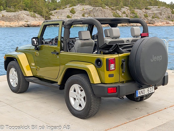 Jeep Wrangler 4 of 28
