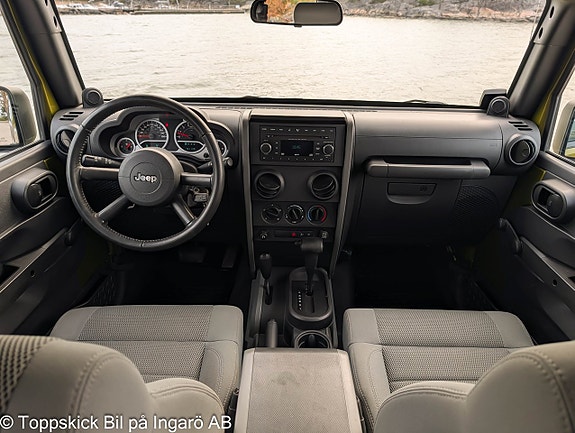 Jeep Wrangler 21 of 28