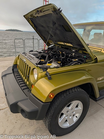 Jeep Wrangler 25 of 28