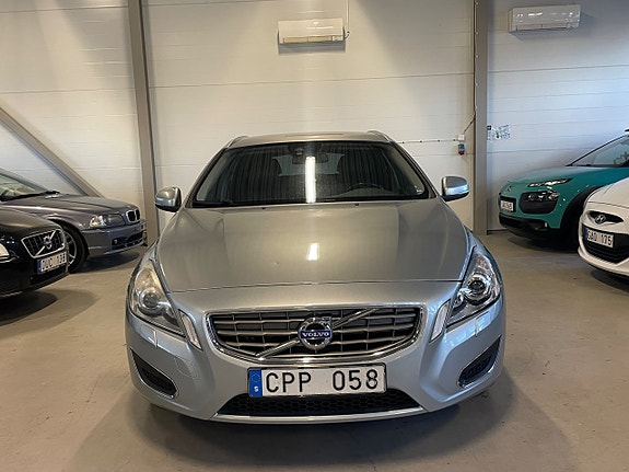 Volvo V60 5 of 28