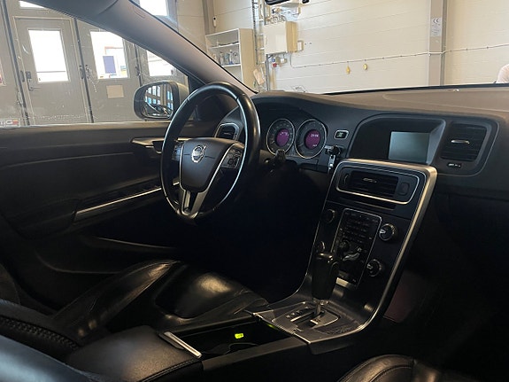 Volvo V60 18 of 28