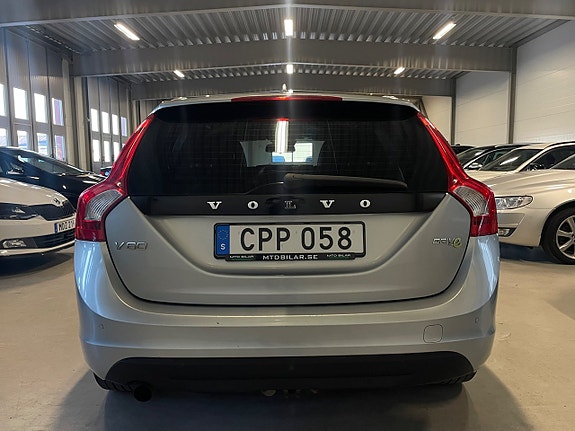 Volvo V60 8 of 28