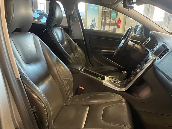 Volvo V60 19 of 28