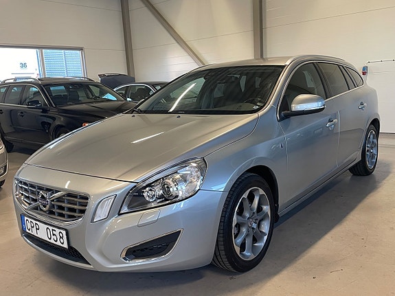 Volvo V60 4 of 28