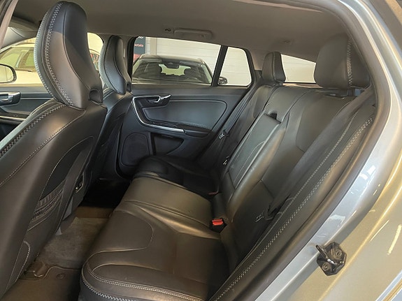 Volvo V60 16 of 28