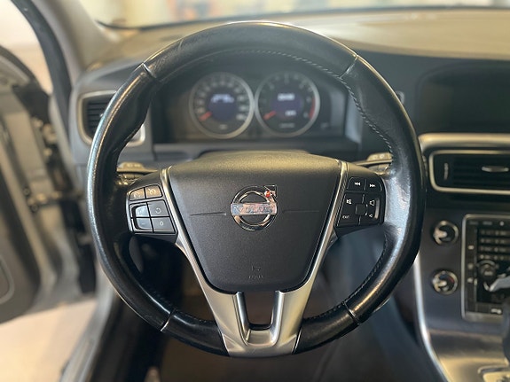 Volvo V60 22 of 28