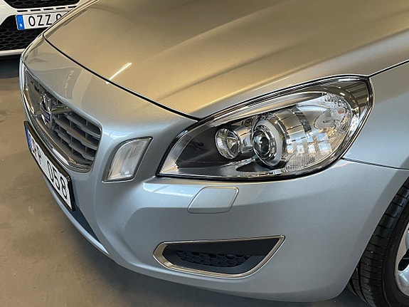 Volvo V60 11 of 28