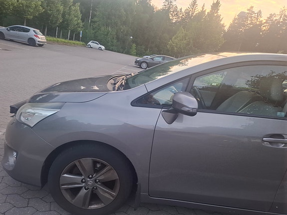 Toyota Verso 2 of 4