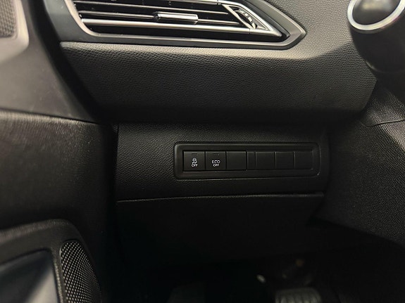 Peugeot 308 SW 18 of 23