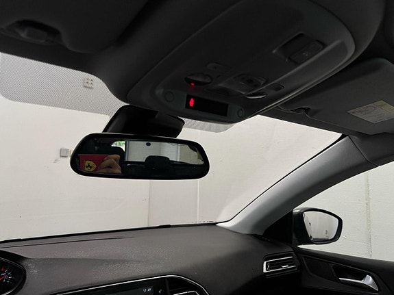 Peugeot 308 SW 20 of 23