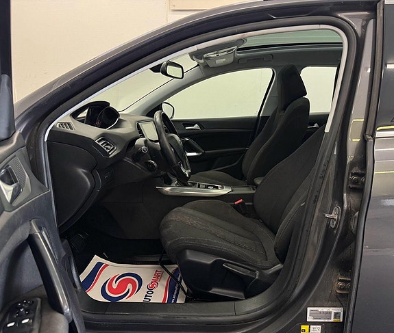 Peugeot 308 SW 21 of 23