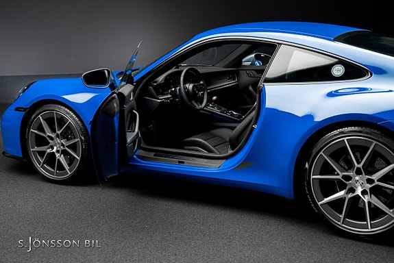 Porsche 911 Carrera T 14 of 29