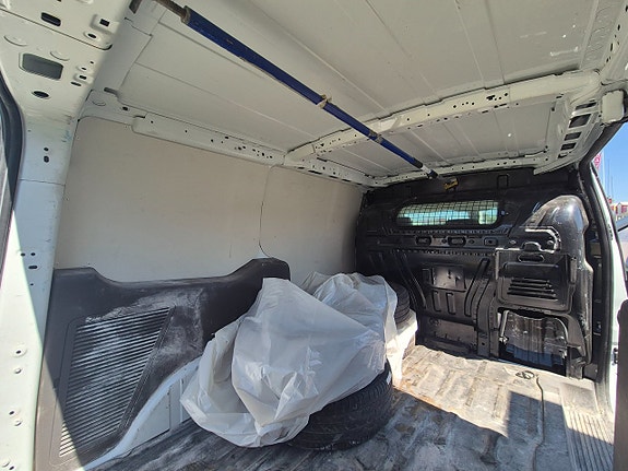 Ford Transit Connect 16 of 22