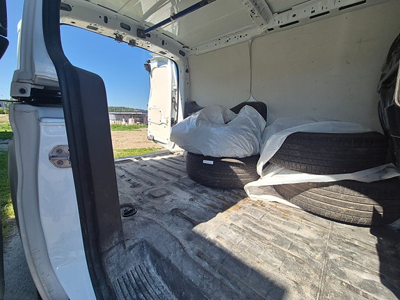 Ford Transit Connect 20 of 22