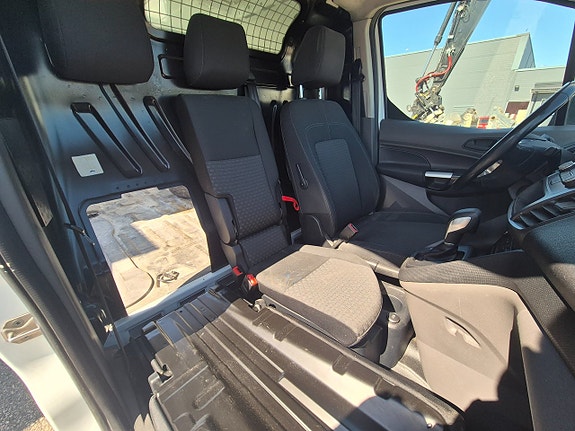Ford Transit Connect 11 of 22