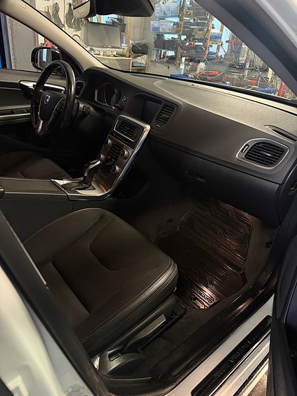 Volvo V60 Cross Country 18 of 19