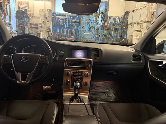 Volvo V60 Cross Country 19 of 19