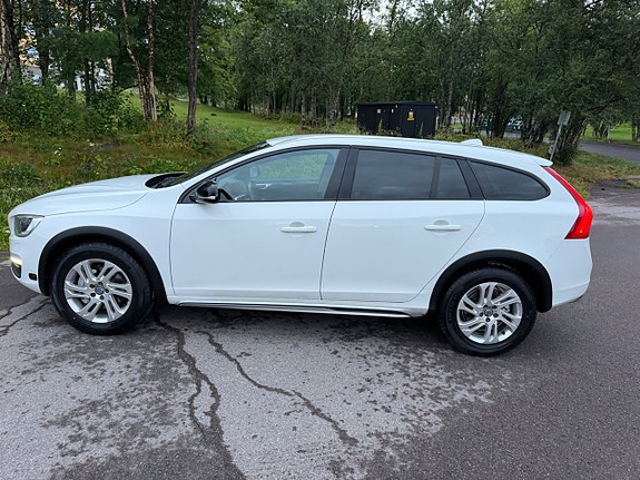 Volvo V60 Cross Country 12 of 19