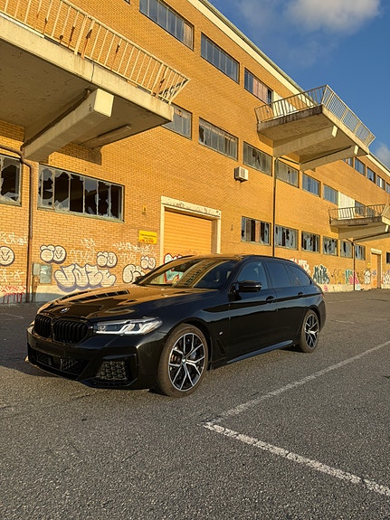 BMW 530d 2 of 18