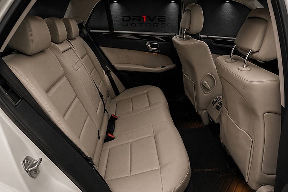 Mercedes-Benz E350 8 of 11