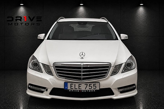 Mercedes-Benz E350 2 of 11