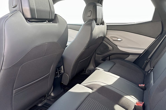 Ford Explorer 16 of 18