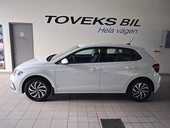 Volkswagen Polo 2 of 9