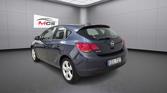 Opel Astra 4 of 25