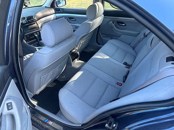 BMW 520i 7 of 15