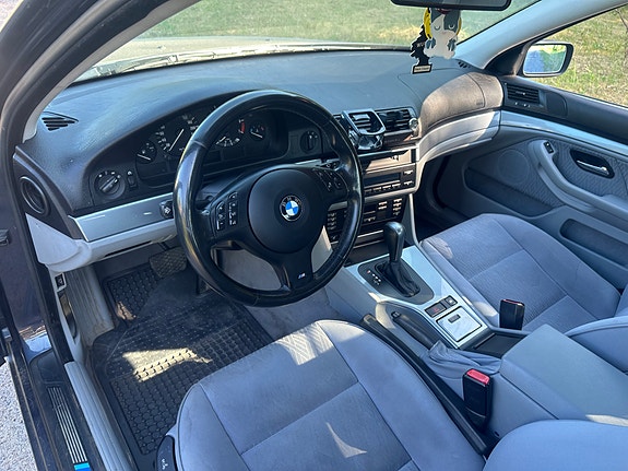 BMW 520i 12 of 15