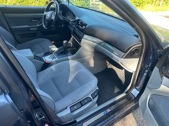 BMW 520i 8 of 15